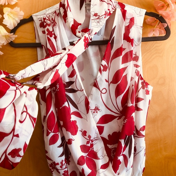 NWT Guess Tank Top - Picture 7 of 7